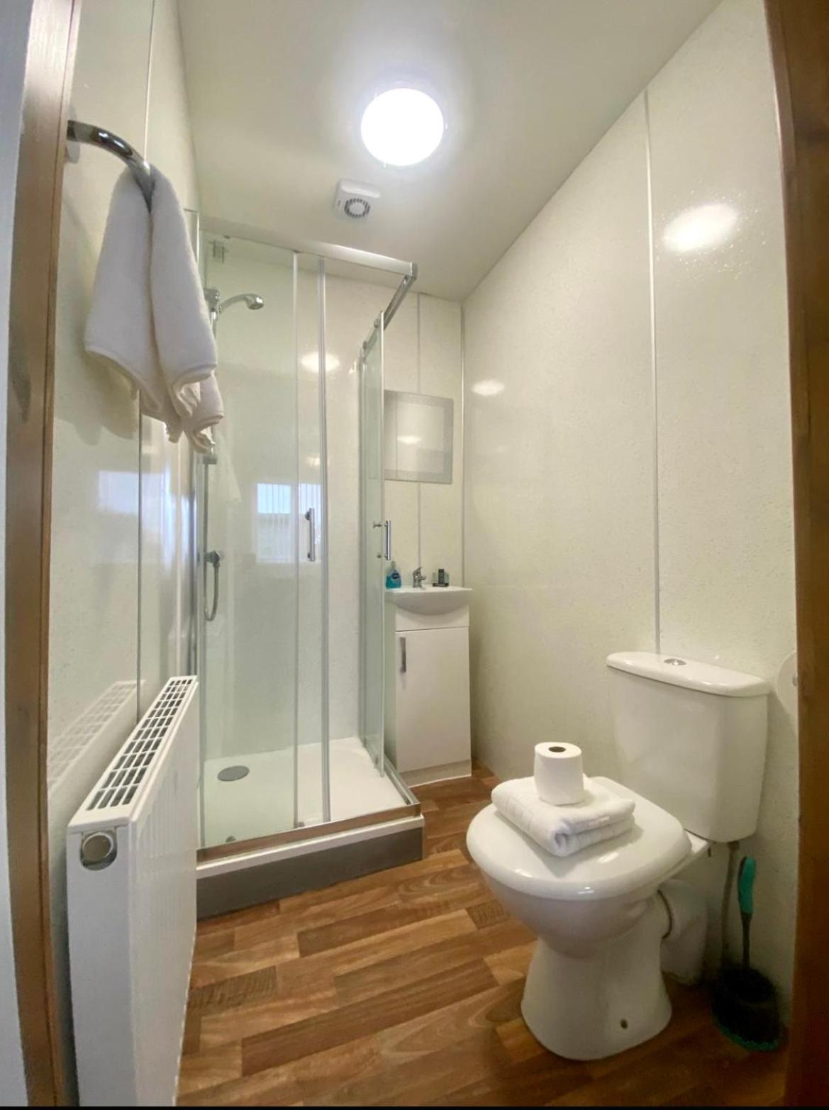 יורק Cherry Cabin With Hot Tub מראה חיצוני תמונה